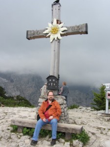 Jürgen unterm Gipfelkreuz